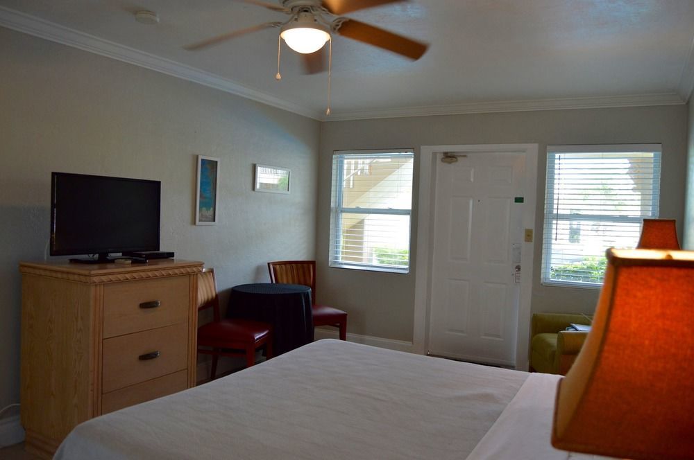 The Costal Hotel Clearwater Extérieur photo