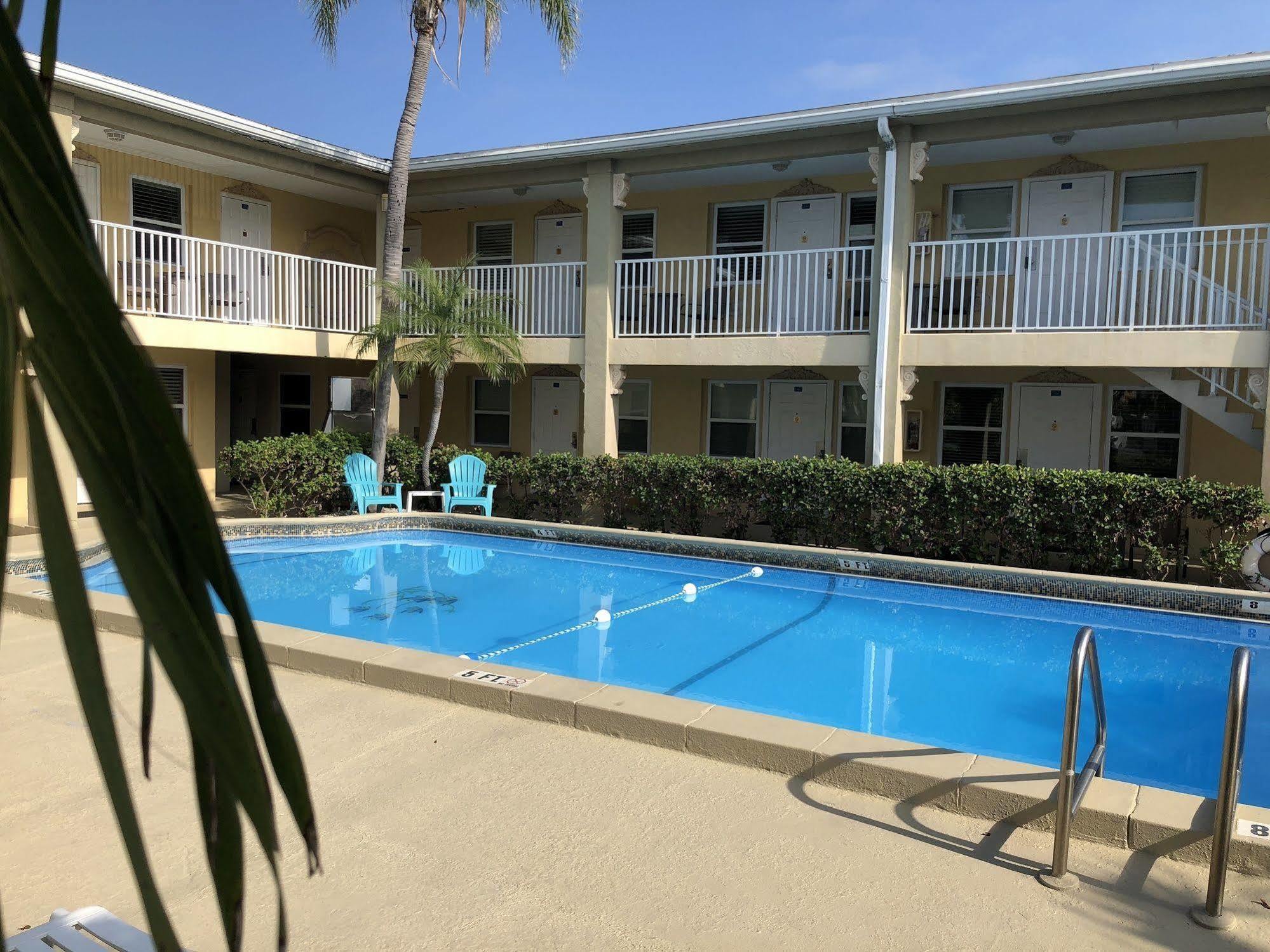 The Costal Hotel Clearwater Extérieur photo