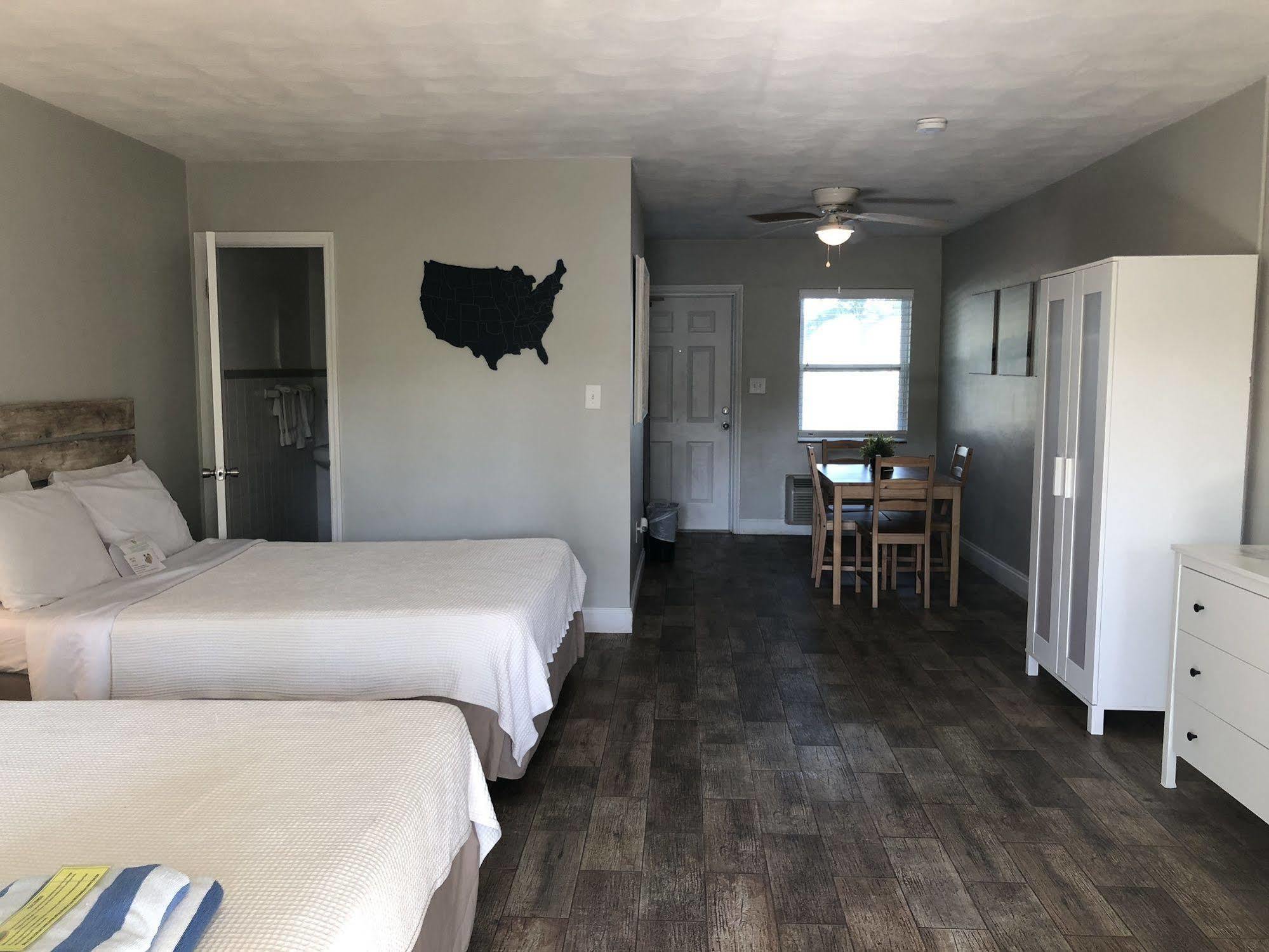 The Costal Hotel Clearwater Extérieur photo