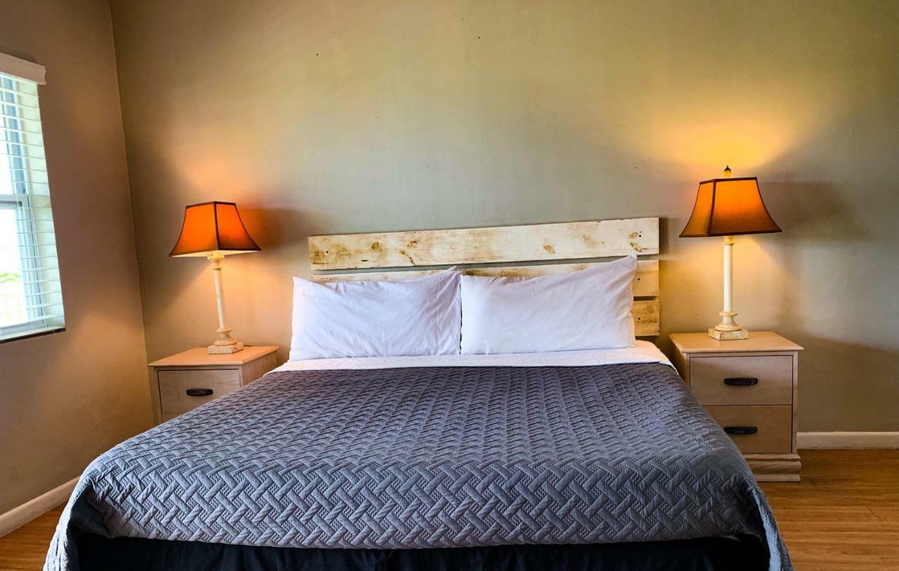 The Costal Hotel Clearwater Extérieur photo